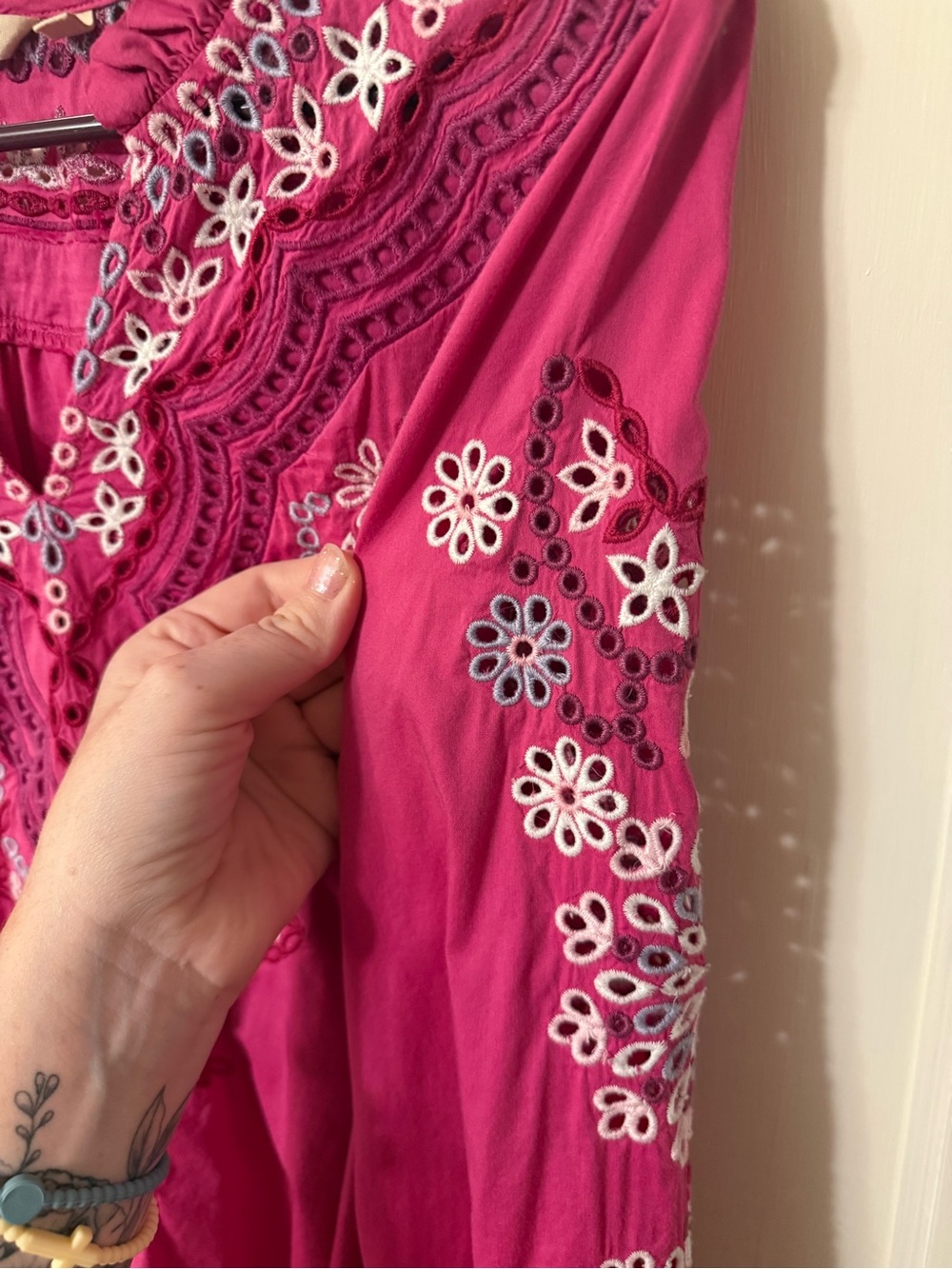 Soft Surroundings Embroidered Eyelet Fuchsia Peasant Top - Picture 6 of 9